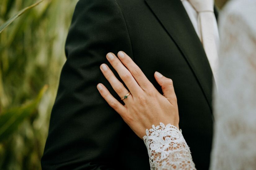 Echter, ungestellter Moment bei einer Hochzeit – dokumentarische Hochzeitsfotografie